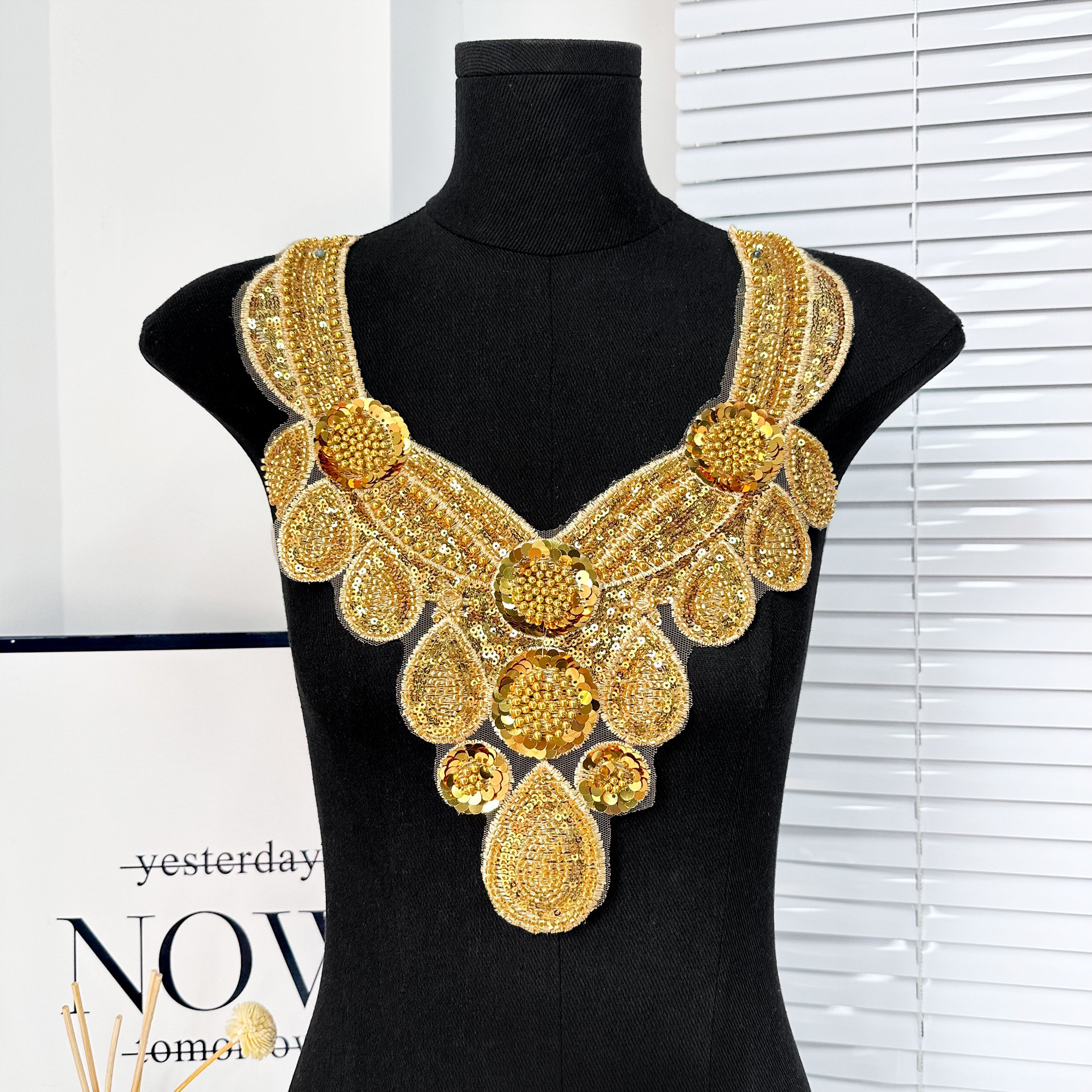 Collar de lentejuelas europeo y americano moda creativa cuello en V accesorios de ropa comercio exterior decoración personalizada vestidos accesorios de ropa de rendimiento image 1