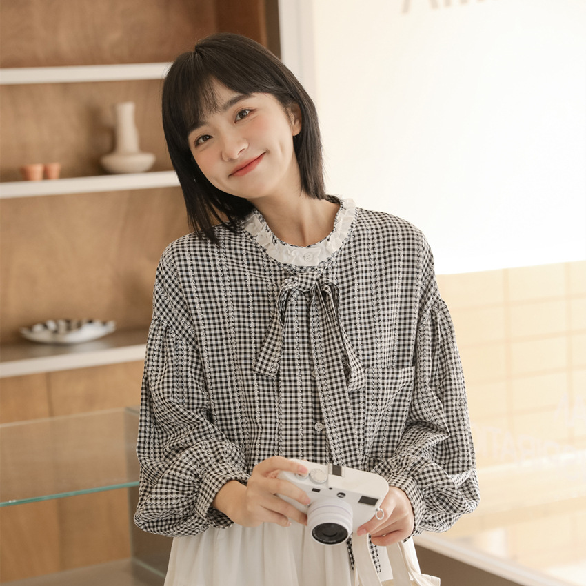 2025春季新款法式通勤减龄蝴蝶结格子花边圆领灯笼袖长袖衬衫女
