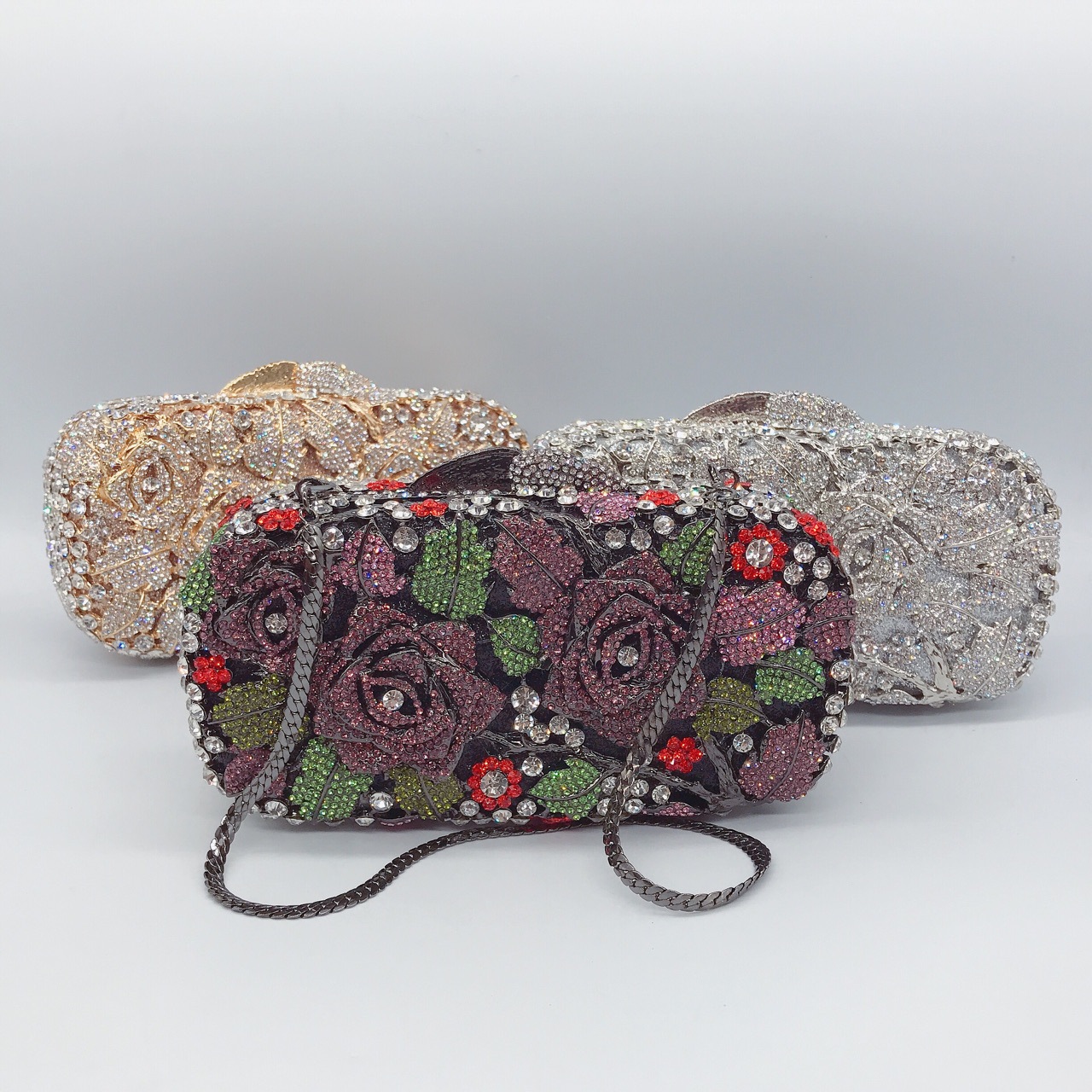 Túi clutch dạ hội nạm kim cương họa tiết hoa hồng kim loại phong cách Âu Mỹ — kim cương vàng trên nền vàng chi tiết 6