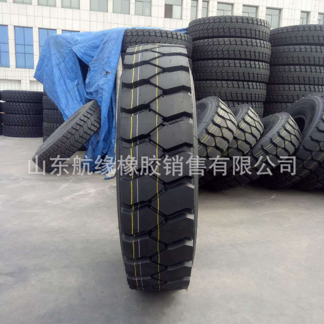 厂家批发 矿山全钢轮胎1100R20 1200R20货车吊车卡车钢丝轮胎