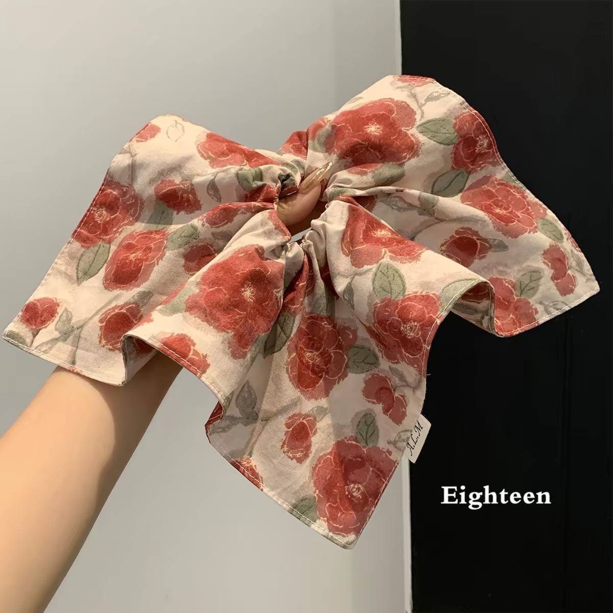 87#화이트 바탕 버건디 카멜리아 스퀘어 스카프 머리끈-26cm