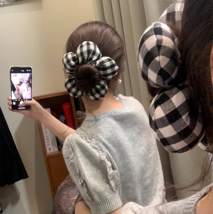 Anillo de cabello de flores negras y blancas tridimensionales correa de cuerdas de cabello femenina de cola de caballo de alta calidad detrás de la cabeza adornamiento de cabello