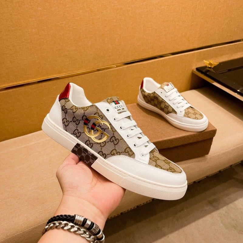 Мужские повседневные кроссовки европейского стиля, универсальные, новые 2024, из натуральной кожи, модные белые туфли, дышащие, корейская версия.