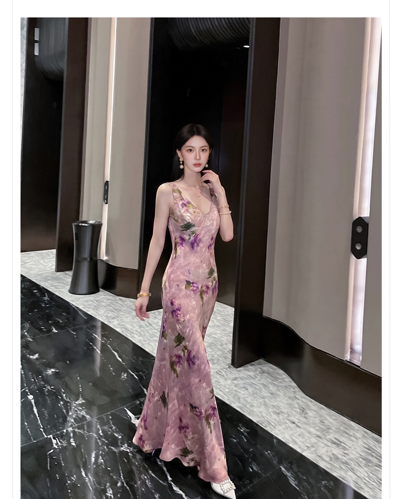 Đầm maxi nữ thắt eo họa tiết hoa văn tân cổ điển dáng suông nhẹ — Hồng tím chi tiết 10