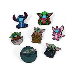 Cartoon cute Stitch Yoda baby brooch Star Wars Yoda master brooch European and American film and television peripherals