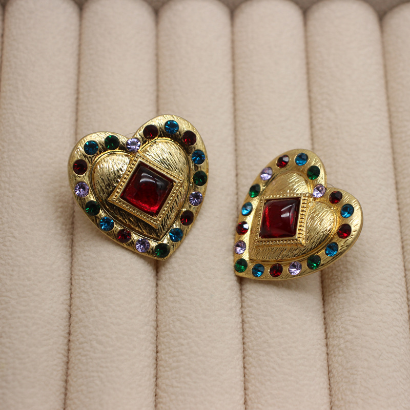 1 Pair Quantity Daily Occasion Alloy Material Heart Shape Pattern Fashion Heart Shape Alloy Plating Inlay Rhinestones Women's Ear Studs 1 Pair