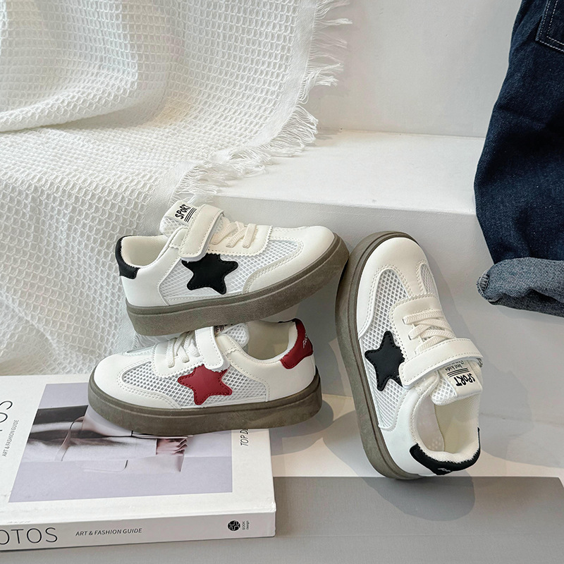 Zapatos de malla de niñas transpirables 2026 primavera y otoño nuevos zapatos de moda para niños pequeños blancos de altura baja zapatos de skate