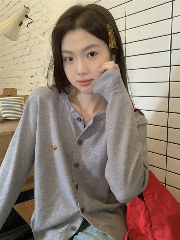 韩系软糯小熊刺绣长袖针织开衫2025早秋新款女装气质百搭毛衣外套|undefined