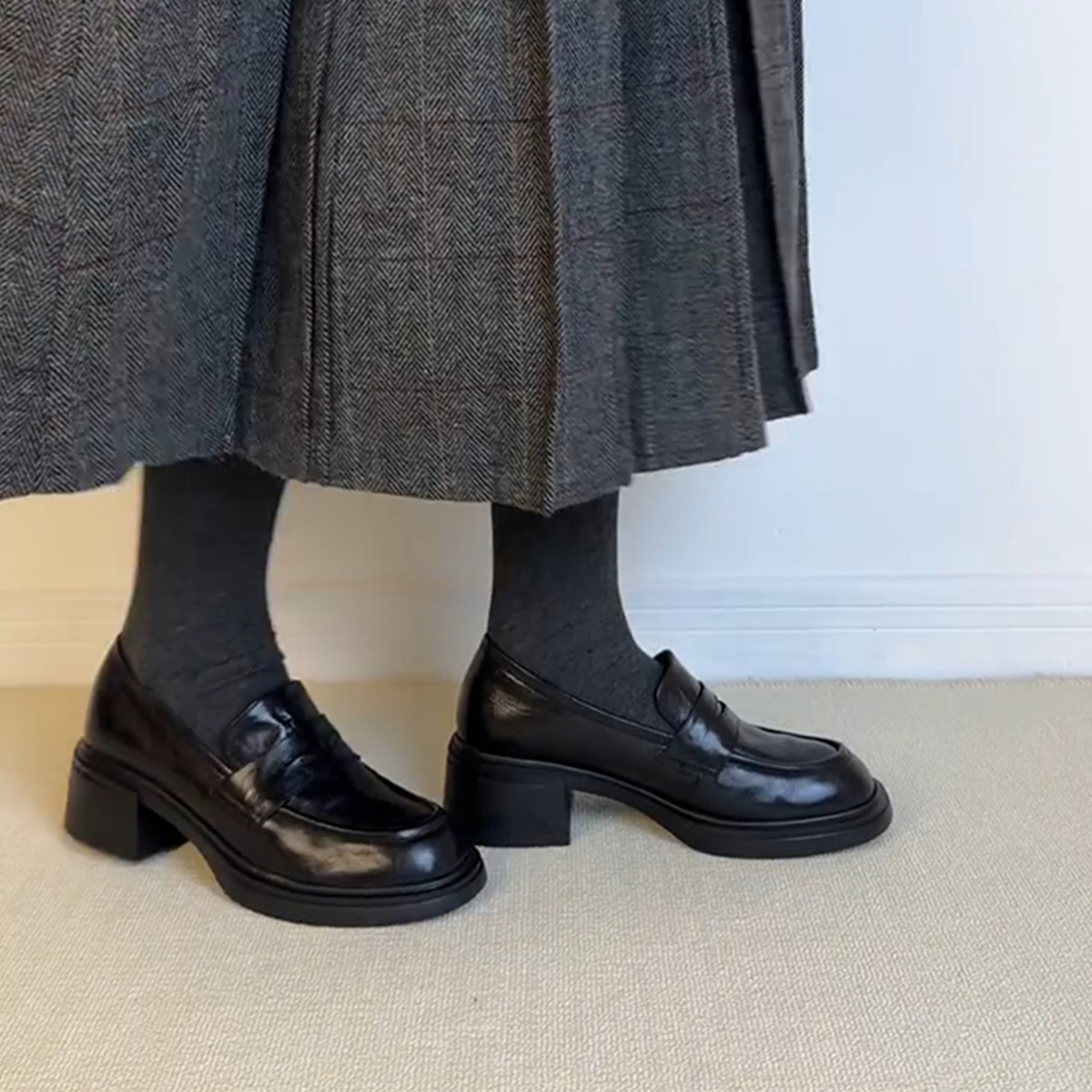 Versión de piel de oveja ~ nuevo retro Lefour zapatos de tacones gruesos zapatos de cabeza redonda zapatos de cuero auténtico zapatos de cuero perezoso