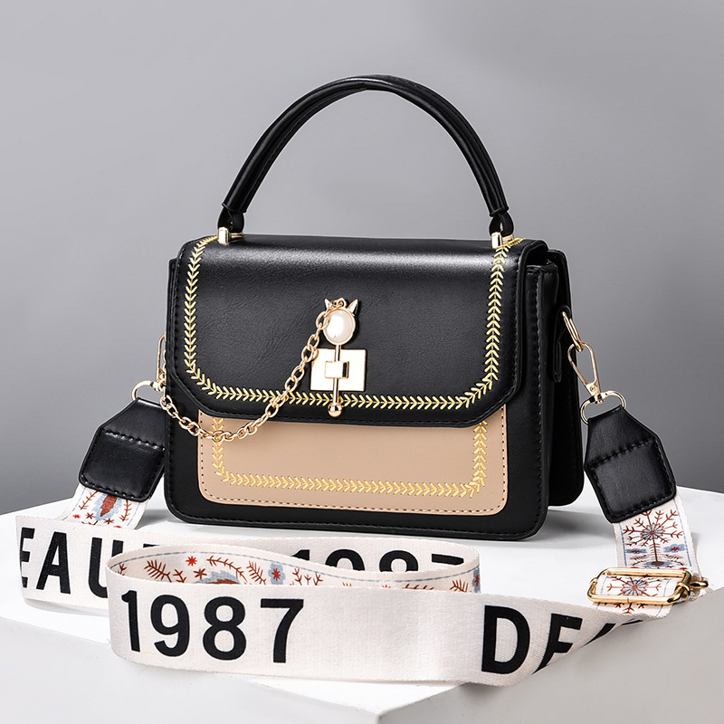 Women's Bag 2023 Spring/Summer New Handheld Crossbody Single Shoulder Bag Color Matching Style Lock Buckle Internet Popular Popular Girl Bag Versatile Women's Bag 2023 Spring/Summer New Handheld Crossbody Single Shoulder Bag Color Matching Style Lock Buckle Internet Popular Popular Girl Bag Versatile