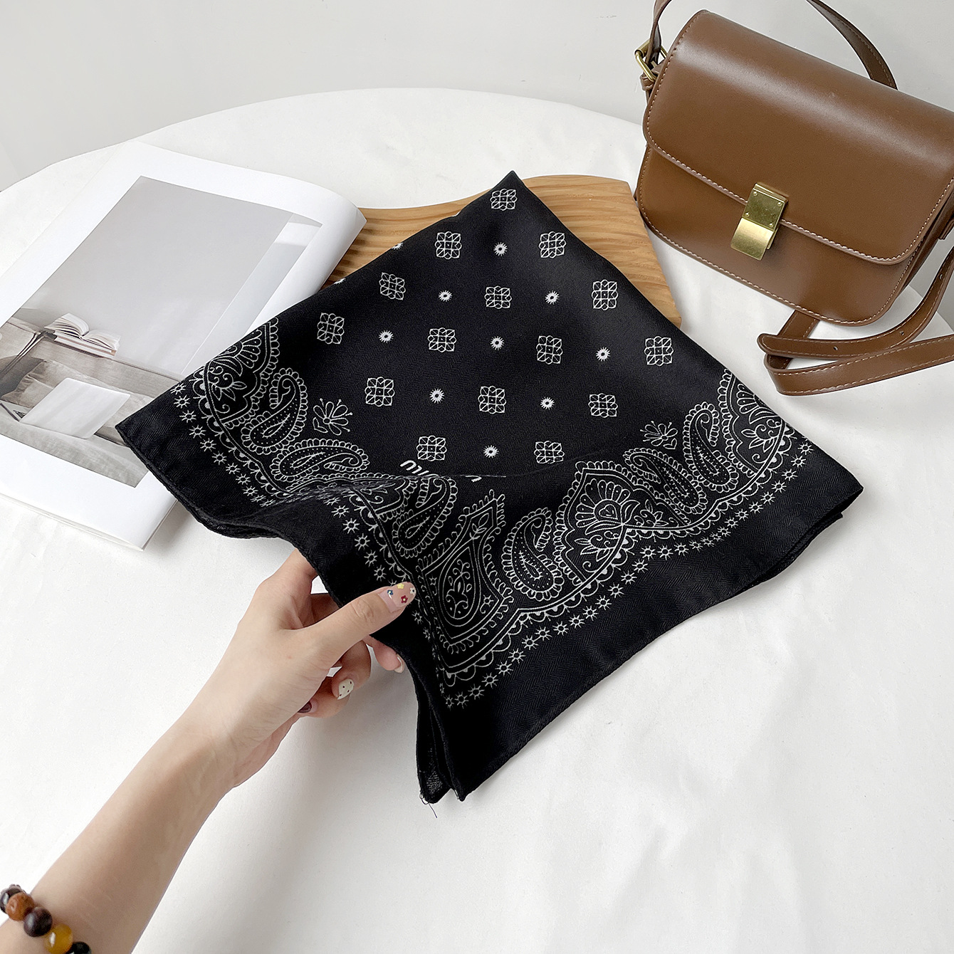 Rz6572-black / 68*68cm