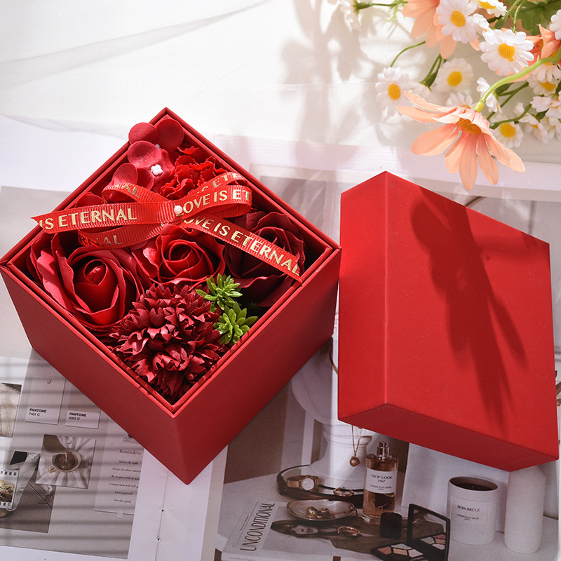 New Creative Double Layer Rotating Rose Jewelry Gift Box display picture 1