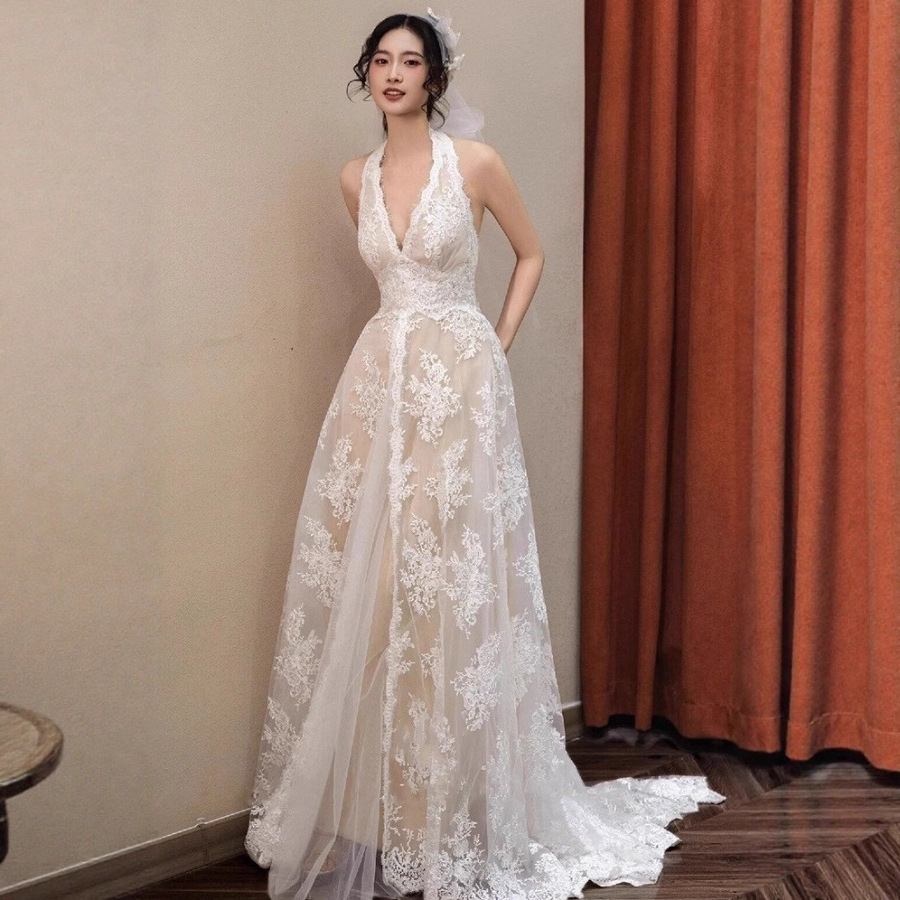 French-Style Vintage Lace Light Wedding Dress with a Bridal Vibe, Mori-Style Going-Out Gown, Morning Robe, V-Neck Halter Engagement Dress
