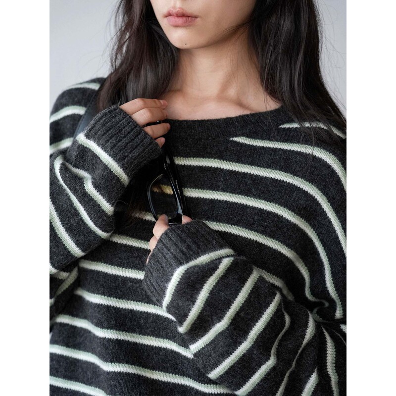 Loufu's new autumn and winter Korean-style retro casual round-neck striped wool sweater, soft and fluffy top for women Loufu's new autumn and winter Korean-style retro casual round-neck striped wool sweater, soft and fluffy top for women