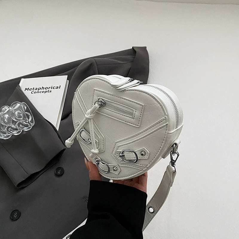 Маленькая сумка через плечо с сердечком, стиль high-quality лета 2023, 13.7×6.6×10.5 см