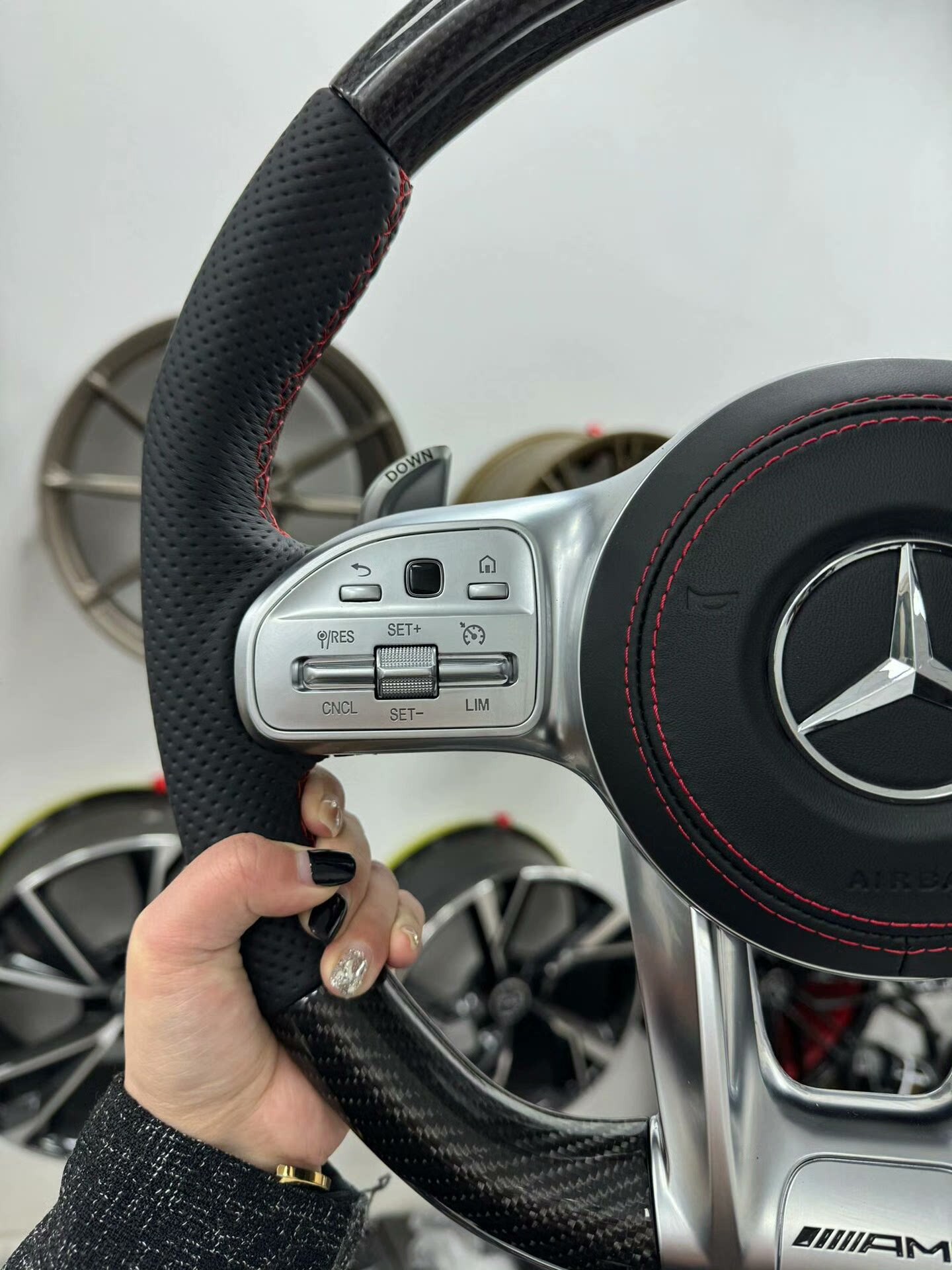 Mercedes-Benz 809 steering wheel assembly, old model upgraded to new AMG8 carbon fiber steering wheel assembly, complete set
