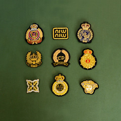 Handmade Indian Silk Embroidered Luxury Gold Badges Brooches College Style Badges Pins Clothing Bags Shoes Hats Accessories