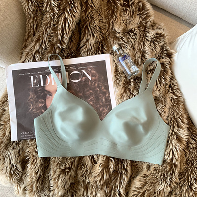 Orejas de conejo ropa interior de mujer inalámbrico micro push-up delgado pecho grande pequeño sujetador de sueño colección de senos anti-flacidez 882