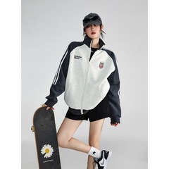 アメリカのレトロなファッションブランドの野球服のコートの女性は色がゆったりしています。