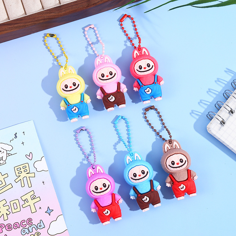 国境を越えた新しい漫画ギターを弾くラブブ羊キーホルダーペンダント学生かわいいスクールバッグキーホルダー卸売|undefined