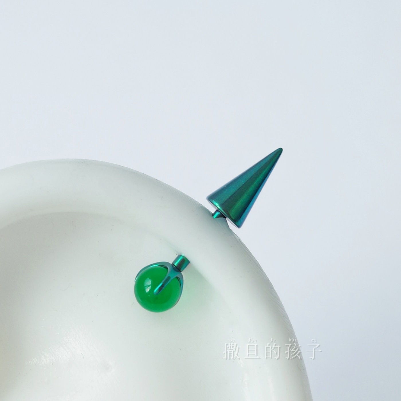 Satan's Child F136 Titanium Alloy Devil Studs Anodized Color-Changing Crystal Ball Spike Earrings detail image 11