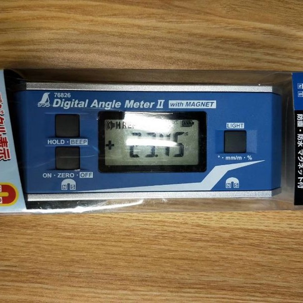 日本企鹅shinwa亲和数显角度仪76826防尘防水带磁石角度规水平仪