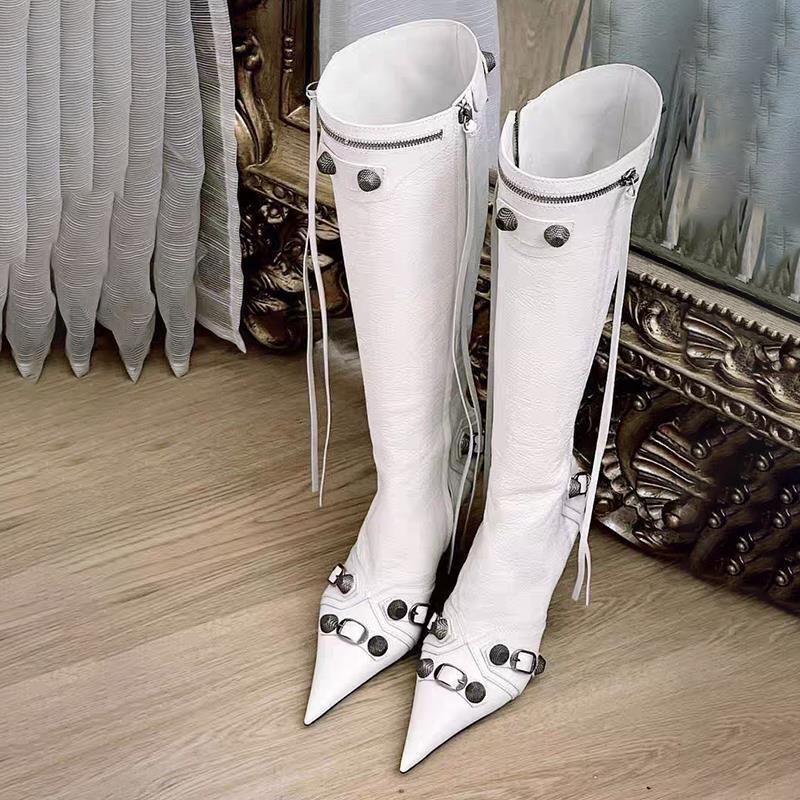 European and American Pointed-Toe Tassel Fashion Boots for Women with Metal Studs, Trendy Cool Girl Biker Boots, High-Heeled Shoes (Tax Not Included)