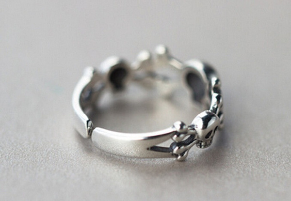 Skull Ring Lifestyle Image