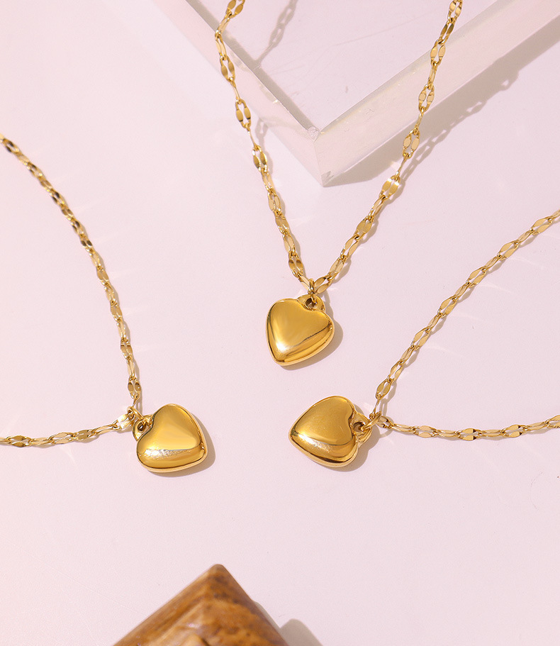 Titanium Steel Material PVD Coated Real Gold Plated Heart Shape Titanium Steel Elegant Waterproof Non Tarnish Bracelets