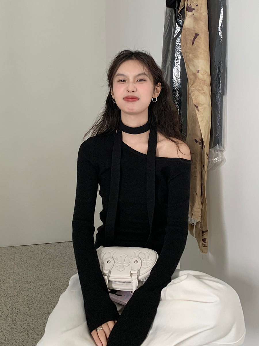 hot girl halter off-shoulder knitted bottoming shirt women‘s autumn new design sense slim fit slimming sexy off-the-shoulder top