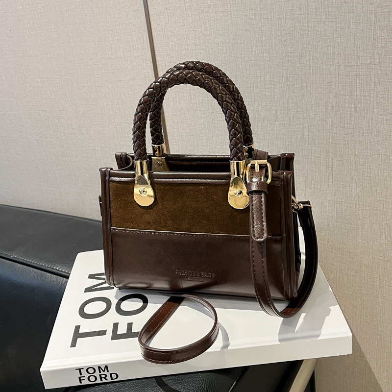 Niche Zhong Leopard Pattern retro bolso de mano mujer otoño / invierno 2025 nuevo estilo de alta calidad de viaje de hombro mochila