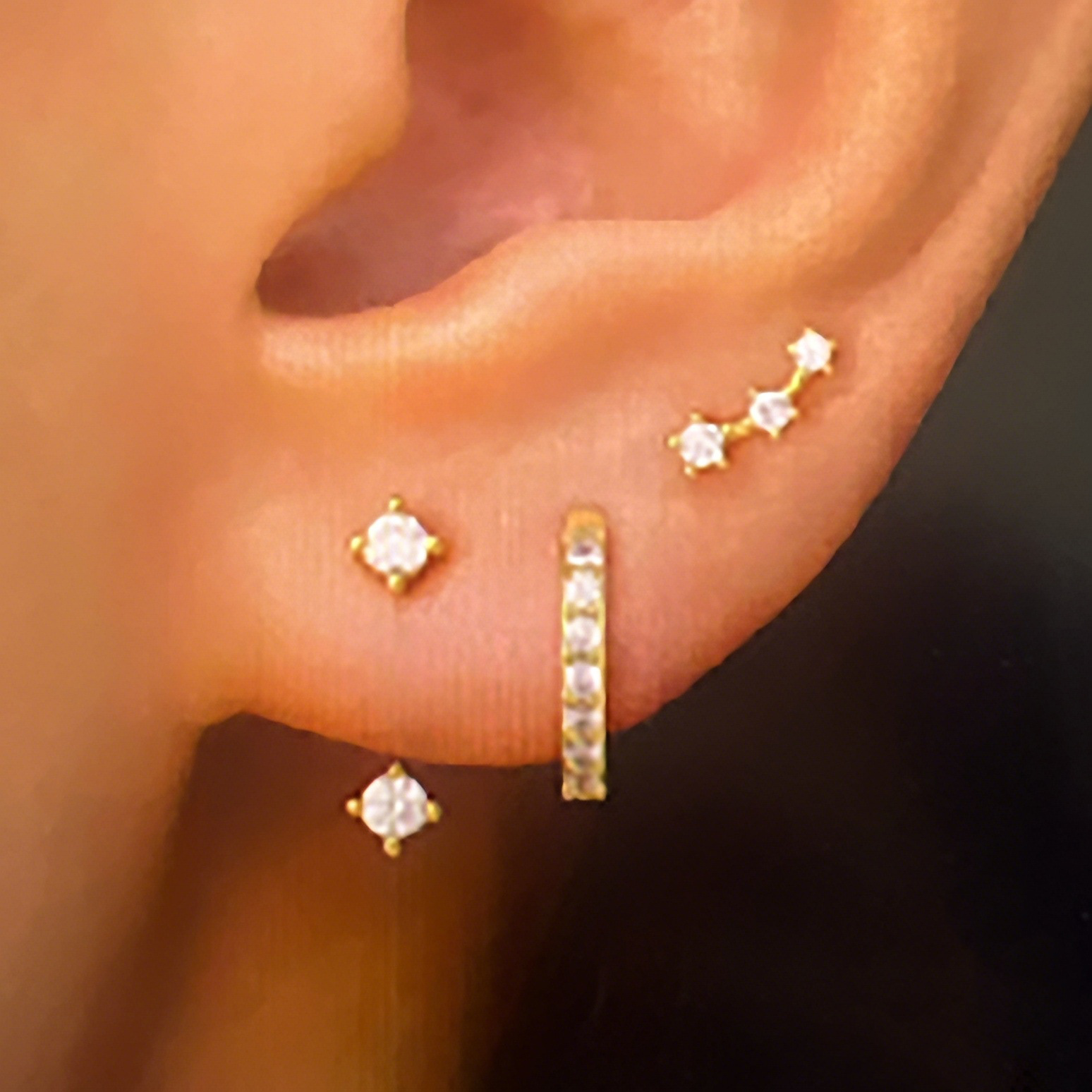 Exquisite Minimalist Men’s Clip-on Earrings For Non-pierced Ears. Perfect For Daily & Commute Wear. Hypoallergenic, Tarnish-resistant & Durable, Gent_voghion.com