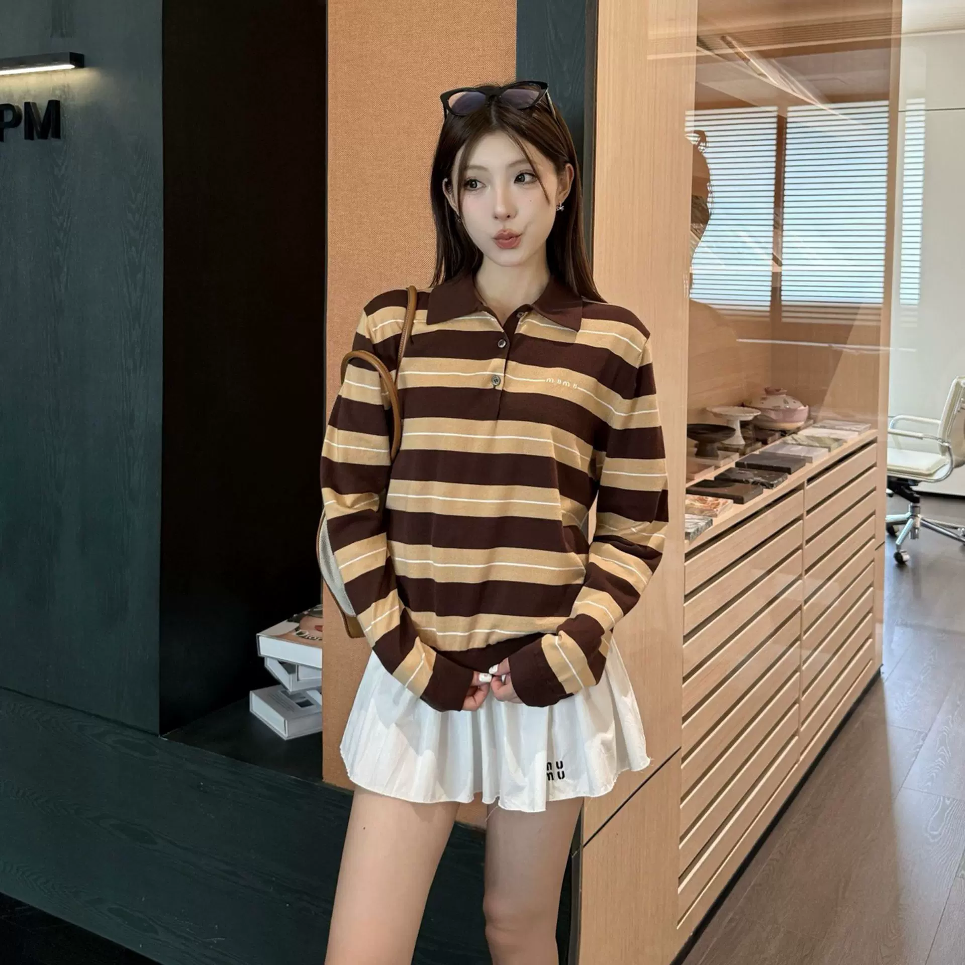 MIUMIU25早秋新款美拉德色系撞色条纹字母Polo衫针织长袖女