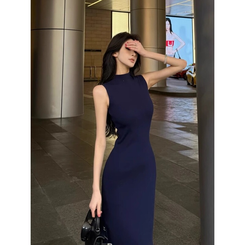 Early autumn Korean style elegant lady Hong Kong retro half-high collar sweater knitted vest with inner dress and long skirt Early autumn Korean style elegant lady Hong Kong retro half-high collar sweater knitted vest with inner dress and long skirt
