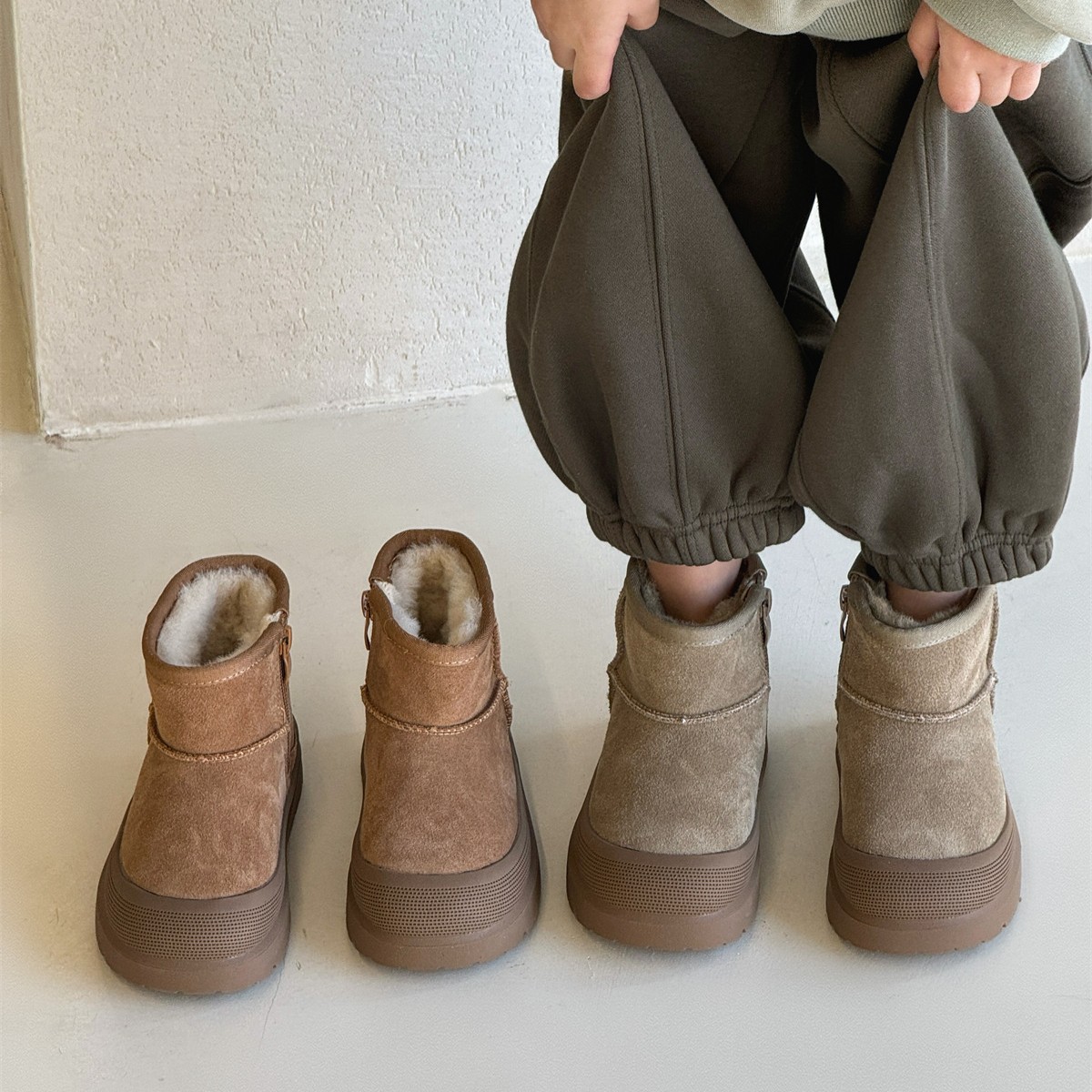 2025 Children's Soft-Soled Snow Boots with Plush Lining, Thickened Boys' Large Cotton Shoes, Anti-Kick Winter Shoes, Girls' Boots, Snow Cotton