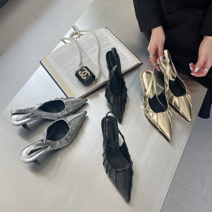 French-Style Silver Kitten Heel High-Heeled Sandals Women's Shoes 2026 New Summer Elegant Pointed-Toe Shoes to Match Skirts