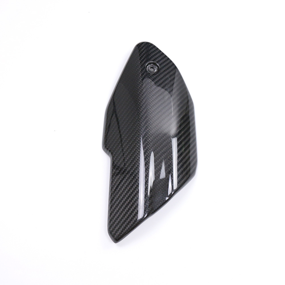 Suitable for CFMOTO spring wind 800NK sharp + motorcycle carbon fiber shell modification Accessories exhaust pipe cover