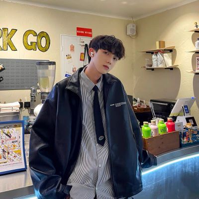 PY2105 estilo explosivo chaqueta de cuero con costuras de mezclilla de calidad original más chaqueta de cuero gruesa de terciopelo tiene grandes productos P155