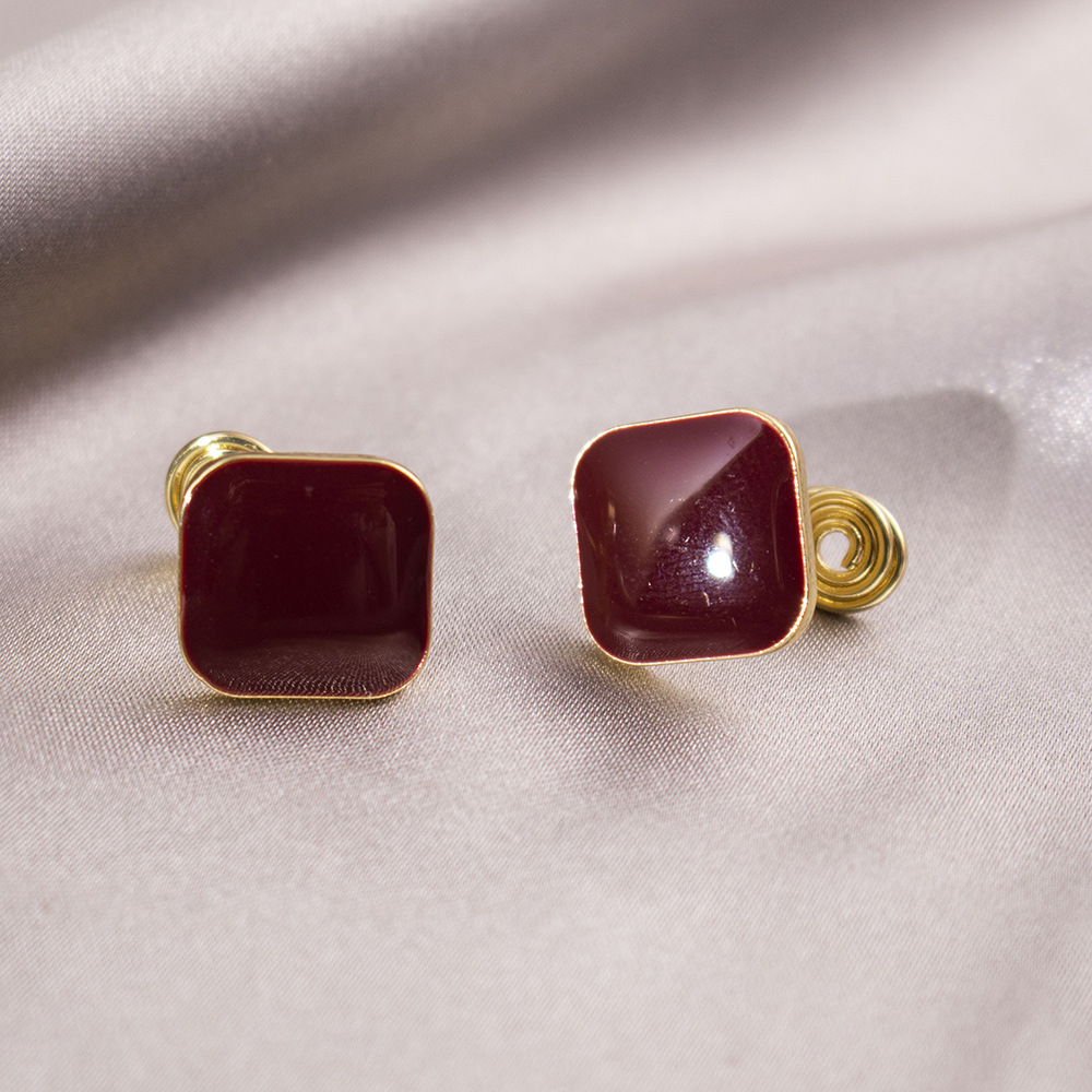 Lujo ligero, incienso pequeño, placa de incienso para mosquitos, pinzas para las orejas, pendientes de nicho para mujeres sin orejas perforadas, pendientes simples, compactas y versátiles de Yiwu al por mayor