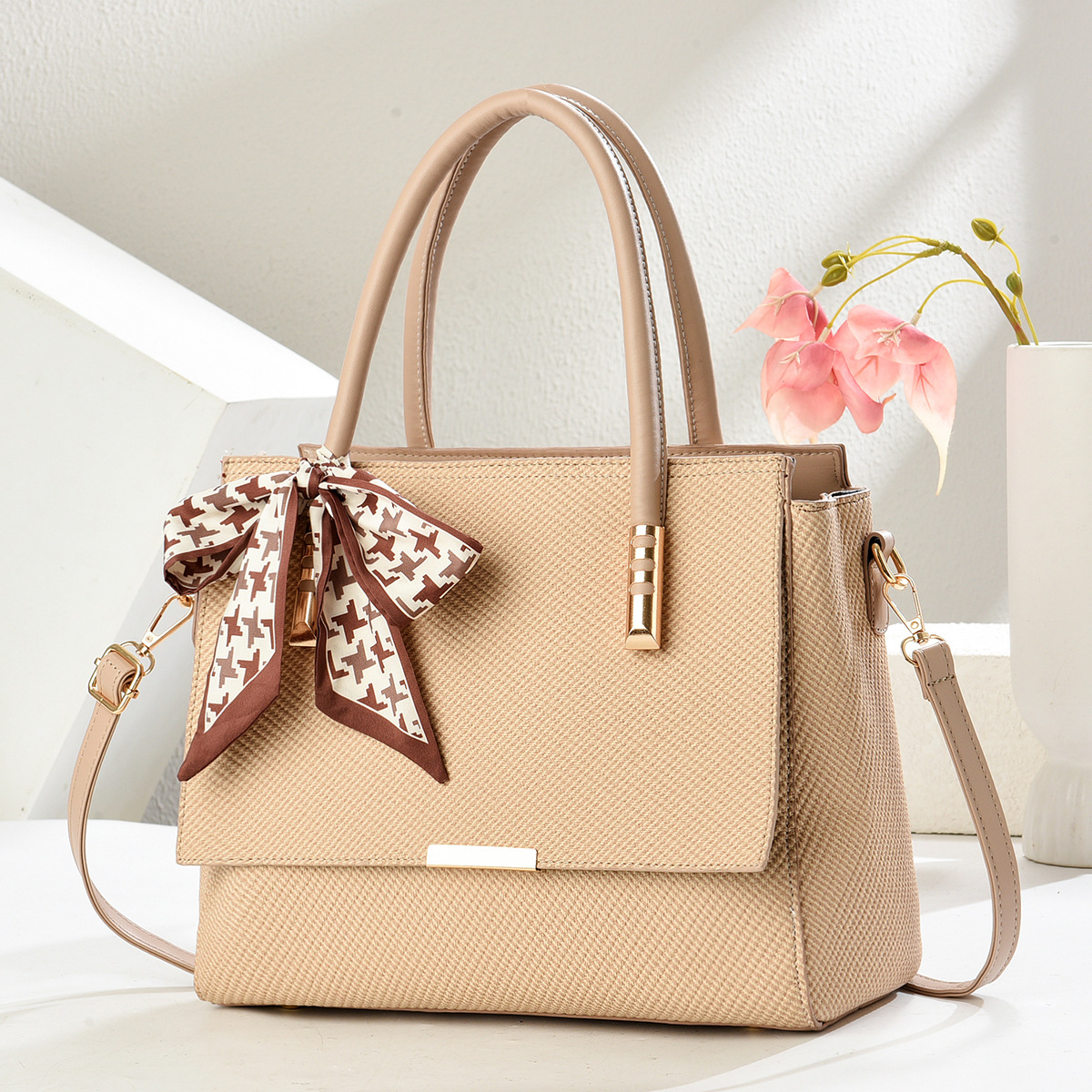Bolsos de mujer 2025 nuevos bolsos de moda estereotipados de mujer Dulces señoras bolsos de mensajero fábrica de bolsos de hombro