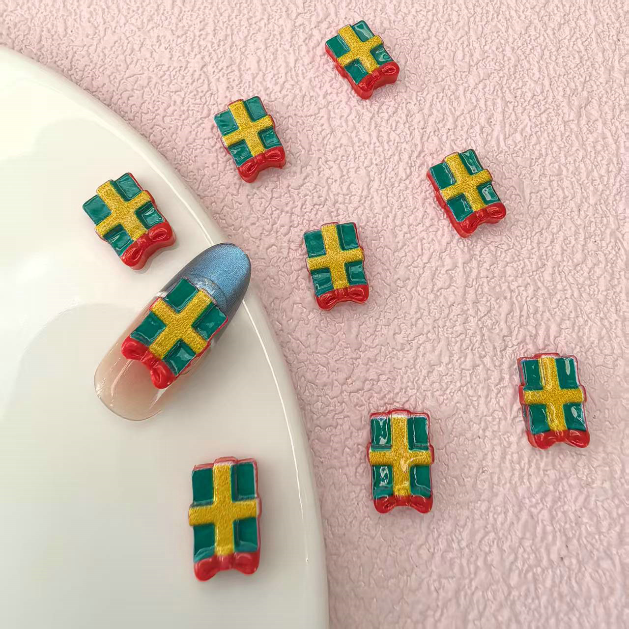 圣诞雪花旗帜钱袋圣诞树气球手套房子饰品配件美甲饰品批发义乌工