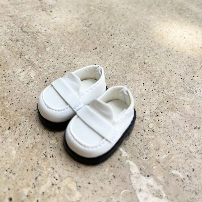 Zapatos de cuero de cabeza cuadrada blanca