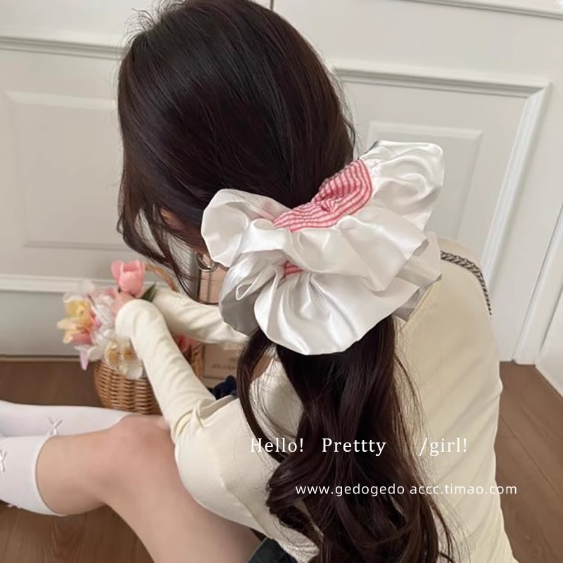 Pliegues de satén azul claro de sal marina, lazo para el cabello de intestino grueso, sentido de alto nivel femenino, cuerda de cola de caballo baja, temperamento, viento perezoso, cabeza de cuerda, flor de cabeza