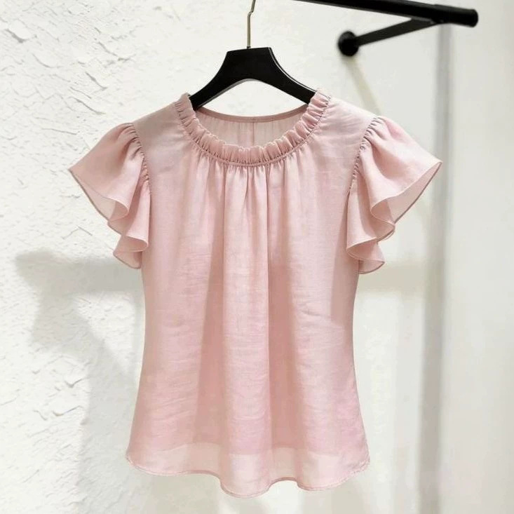 Áo sơ mi nữ tay ngắn thiết kế rộng, cổ bèo nhún, tay phồng nhẹ — Màu hồng chi tiết 3