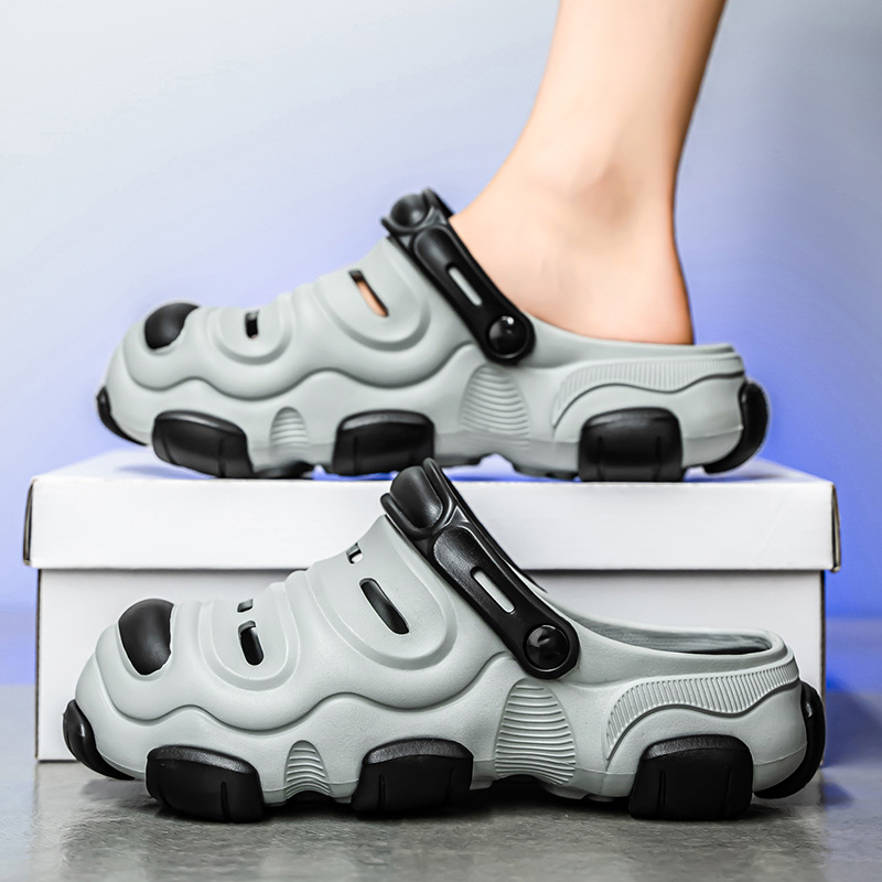 Black and White Panda Summer Nuevo estilo de gran tamaño Baotou Zapatos con agujero de un pie Sandalias de dos piezas EVA Zapatillas de playa para hombre