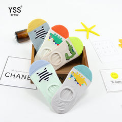 Yi Shuang Kids' Socks: Spring/Summer New Arrival Cartoon Dinosaur Invisible Socks – Made from Combed Cotton with Silicone Anti-Slip Technology, Perfect for Little Ones