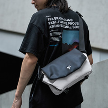 新款潮牌男士斜挎包休闲时尚单肩包日系个性简约通勤邮差包背包