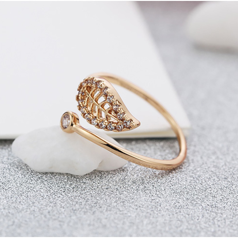 ����ʱ��С���¼�Լ������Ҷ����Ů����ָ�ٴ�¸���β��ѧ��