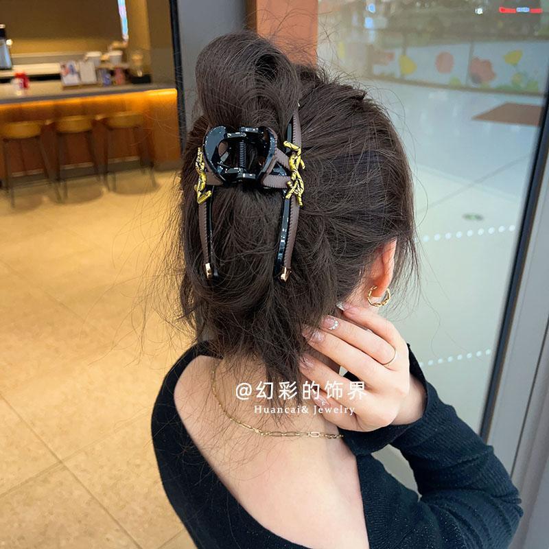 2025 nuevo diseño de nicho para el cabello corteza agarrando clip de 13 cm letras de moda viajeros clip de tiburón explosión