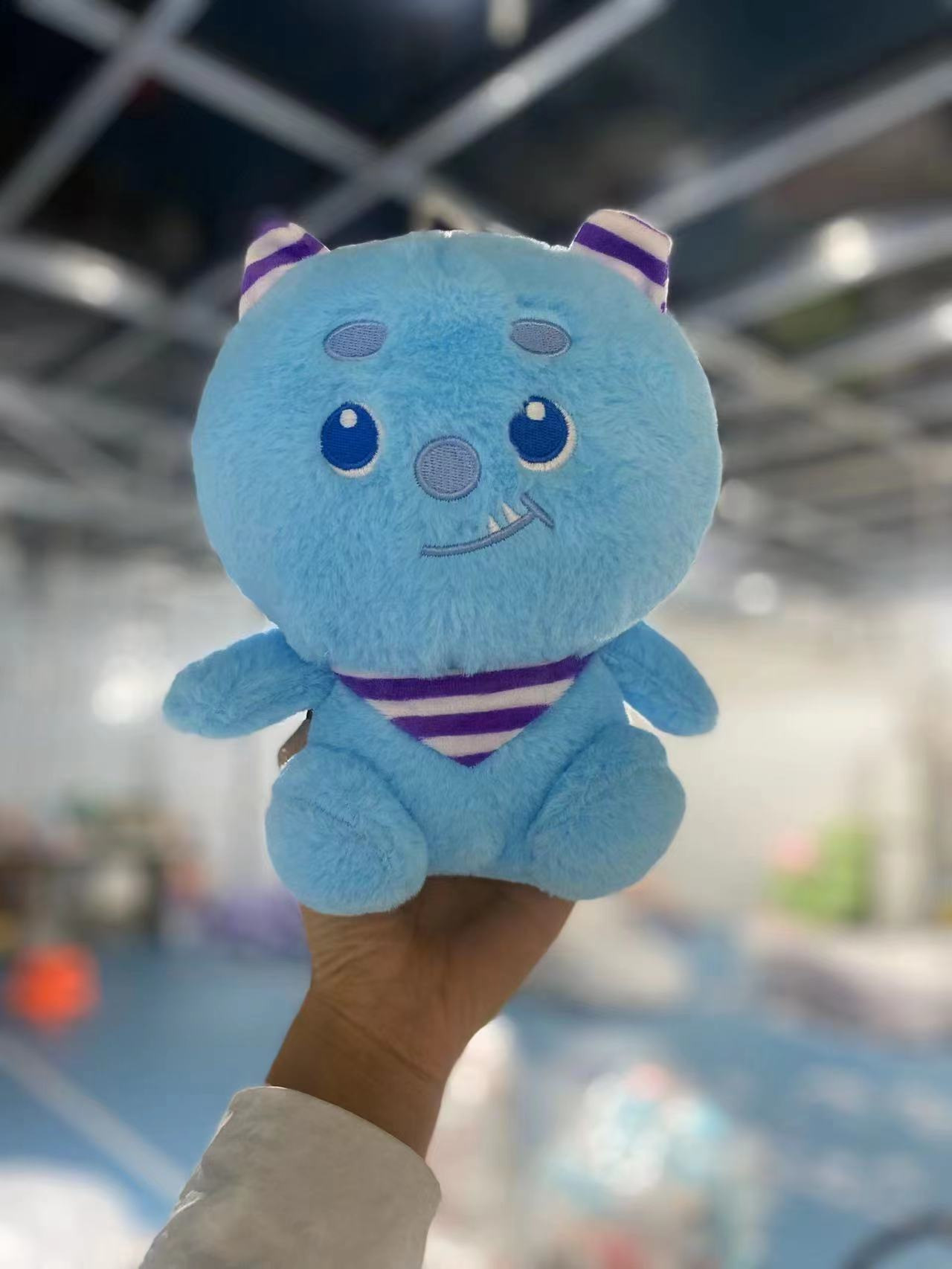 Monstruo de ojos azules